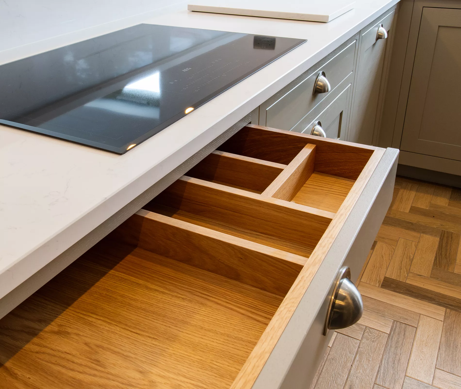 bespoke kitchen drawers