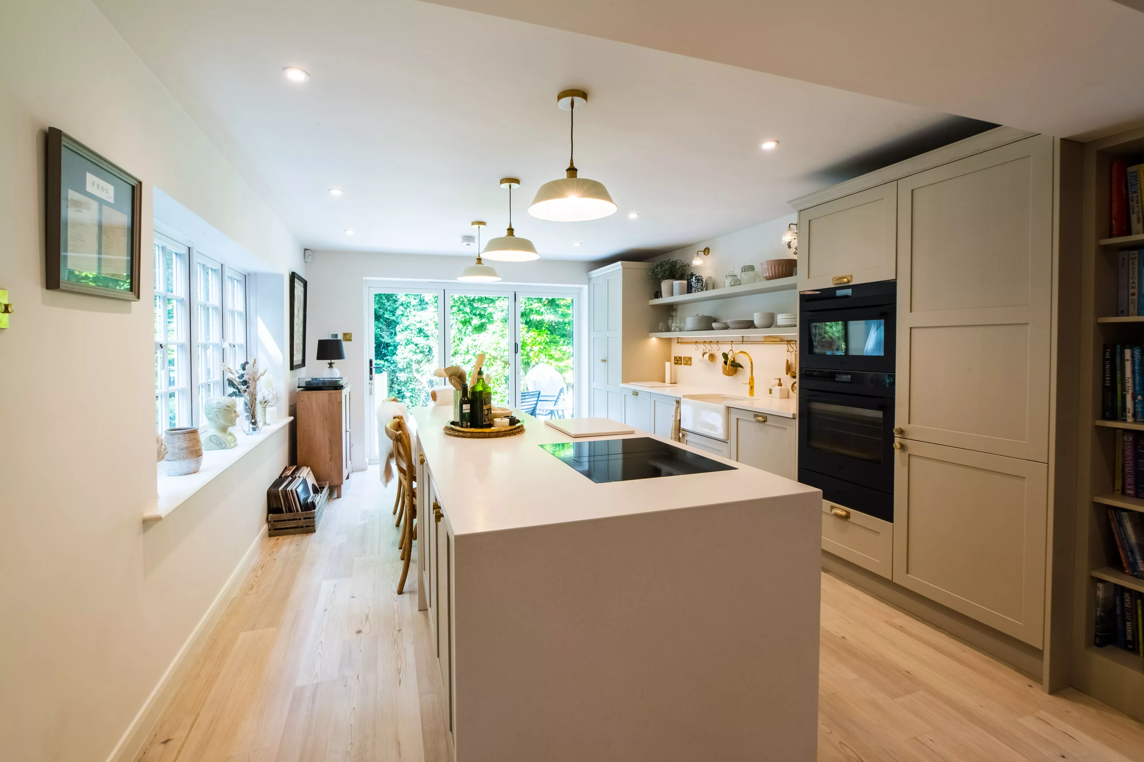 SOFT CREAM FARROW & BALL DROP CLOTH CLASSIC & ELEGANT SHAKER KITCHEN