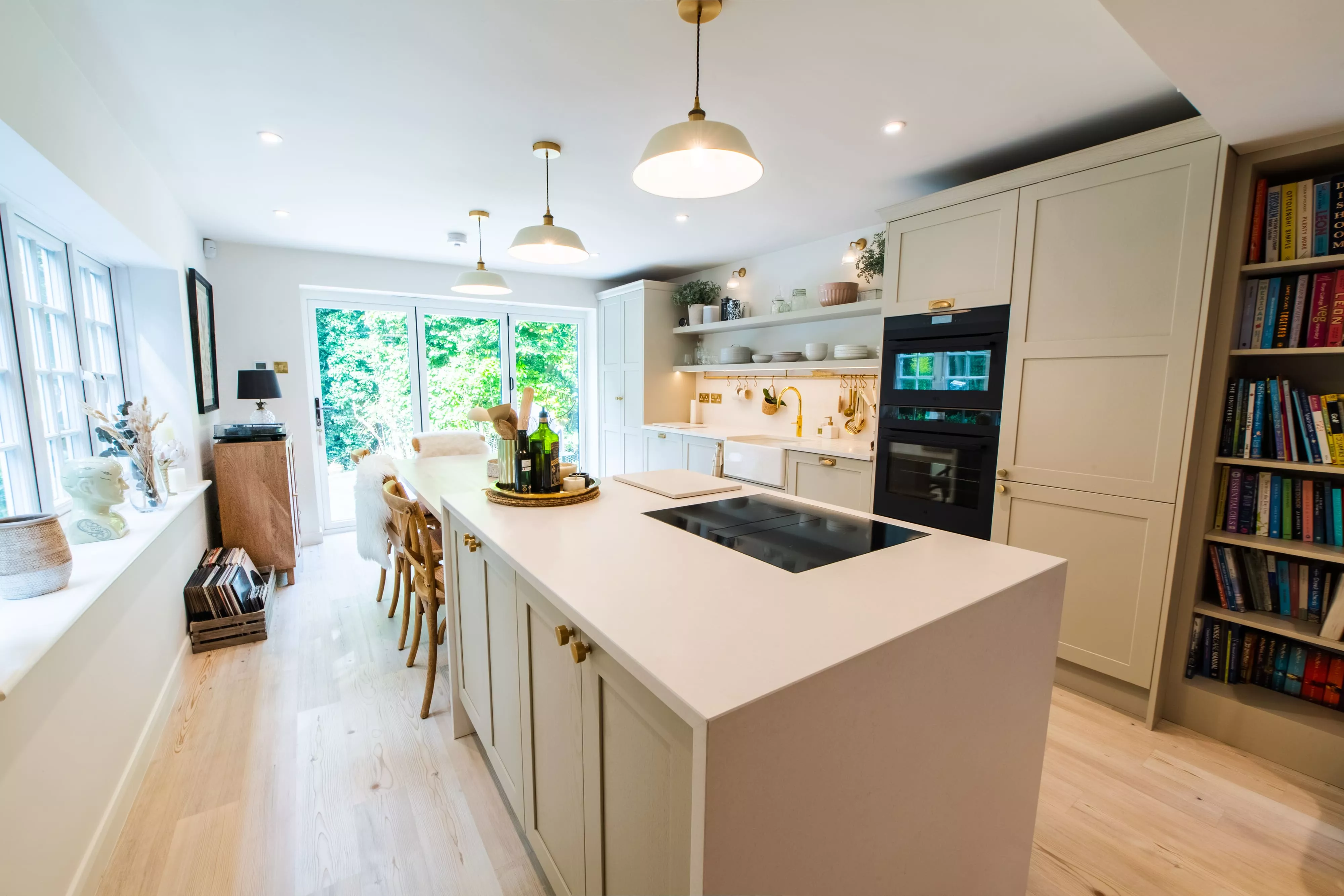 SOFT CREAM FARROW & BALL DROP CLOTH CLASSIC & ELEGANT SHAKER KITCHEN