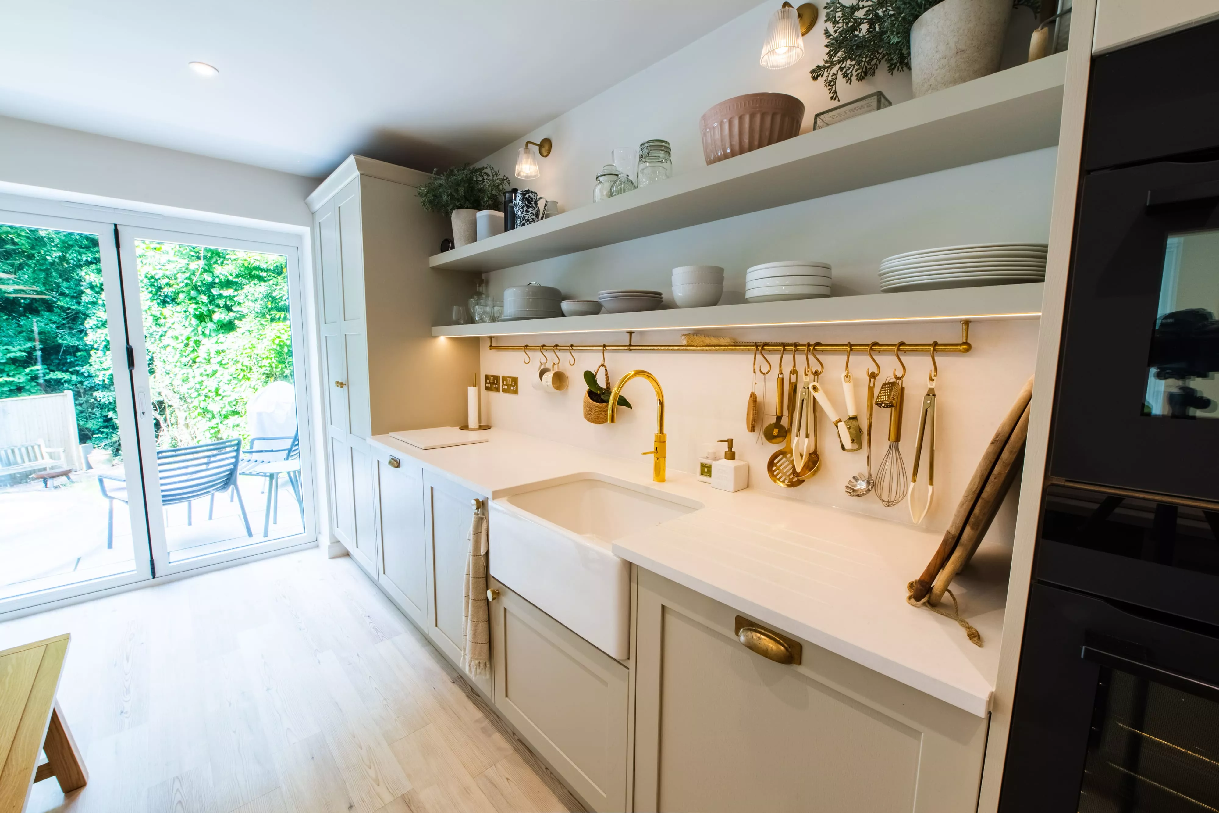 SOFT CREAM FARROW & BALL DROP CLOTH CLASSIC & ELEGANT SHAKER KITCHEN